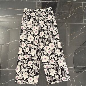 Maeve Black and White Floral Cropped Pants